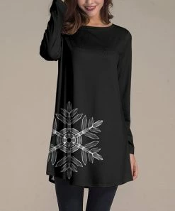 Nanu Black & White Large Snowflake Long-Sleeve Tunic - Women