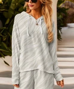 Nanu Gray & Tan Zebra Hacci-Knit Drop-Shoulder Relaxed-Fit Hoodie - Women 5 Nanu Gray & Tan Zebra Hacci-Knit Drop-Shoulder Relaxed-Fit Hoodie - Women -Nanu Saleshop zu93917916 alt 2 tm1614886044